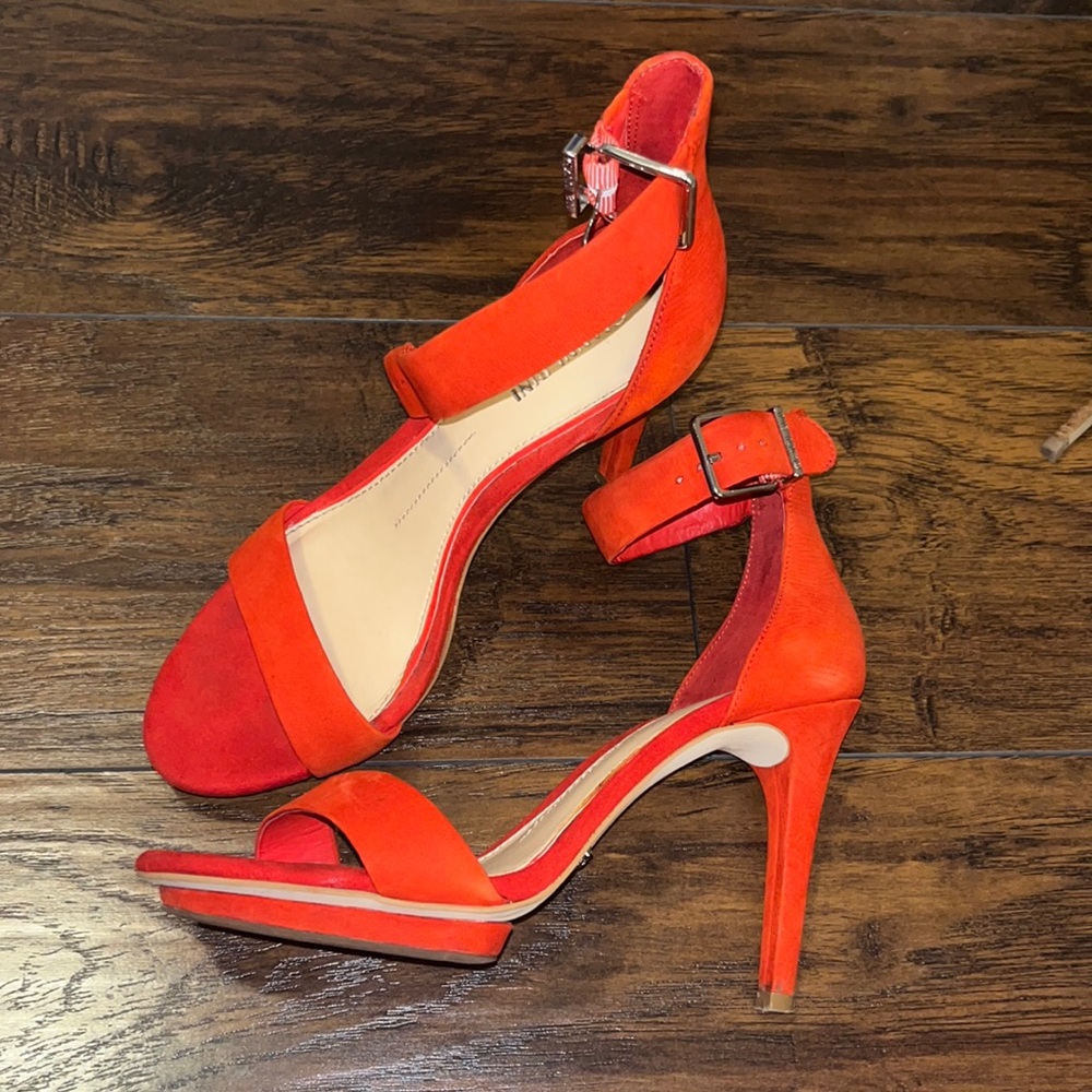Gianni Bini red/orange heels. Worn 2x. 8.5